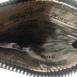 Juicy Couture Bags - Juicy Couture crossbody bag Juicy Couture Bags - Juicy Couture crossbody bag